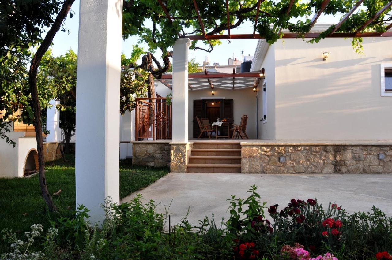 Anna 'S House - Garden Cottage In Kíssamos Esterno foto