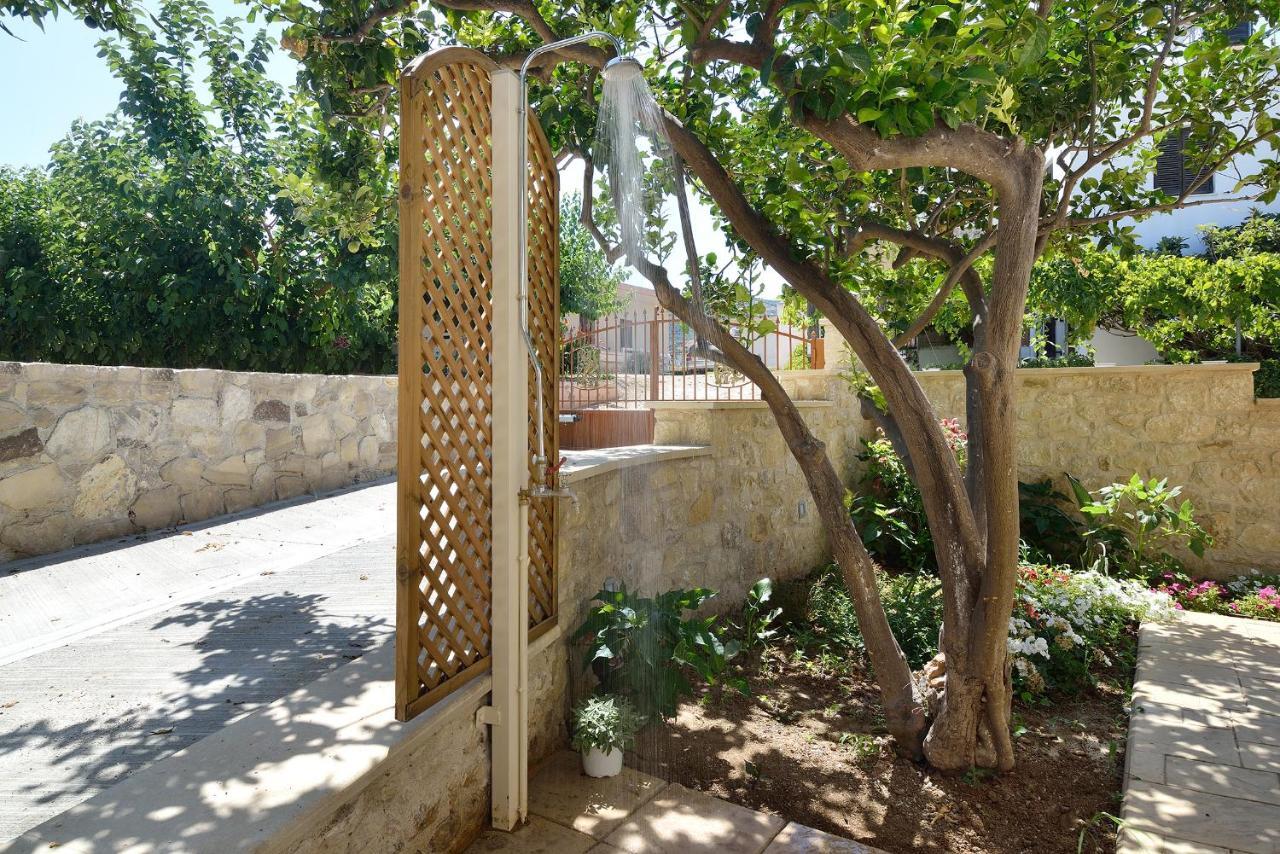 Anna 'S House - Garden Cottage In Kíssamos Esterno foto